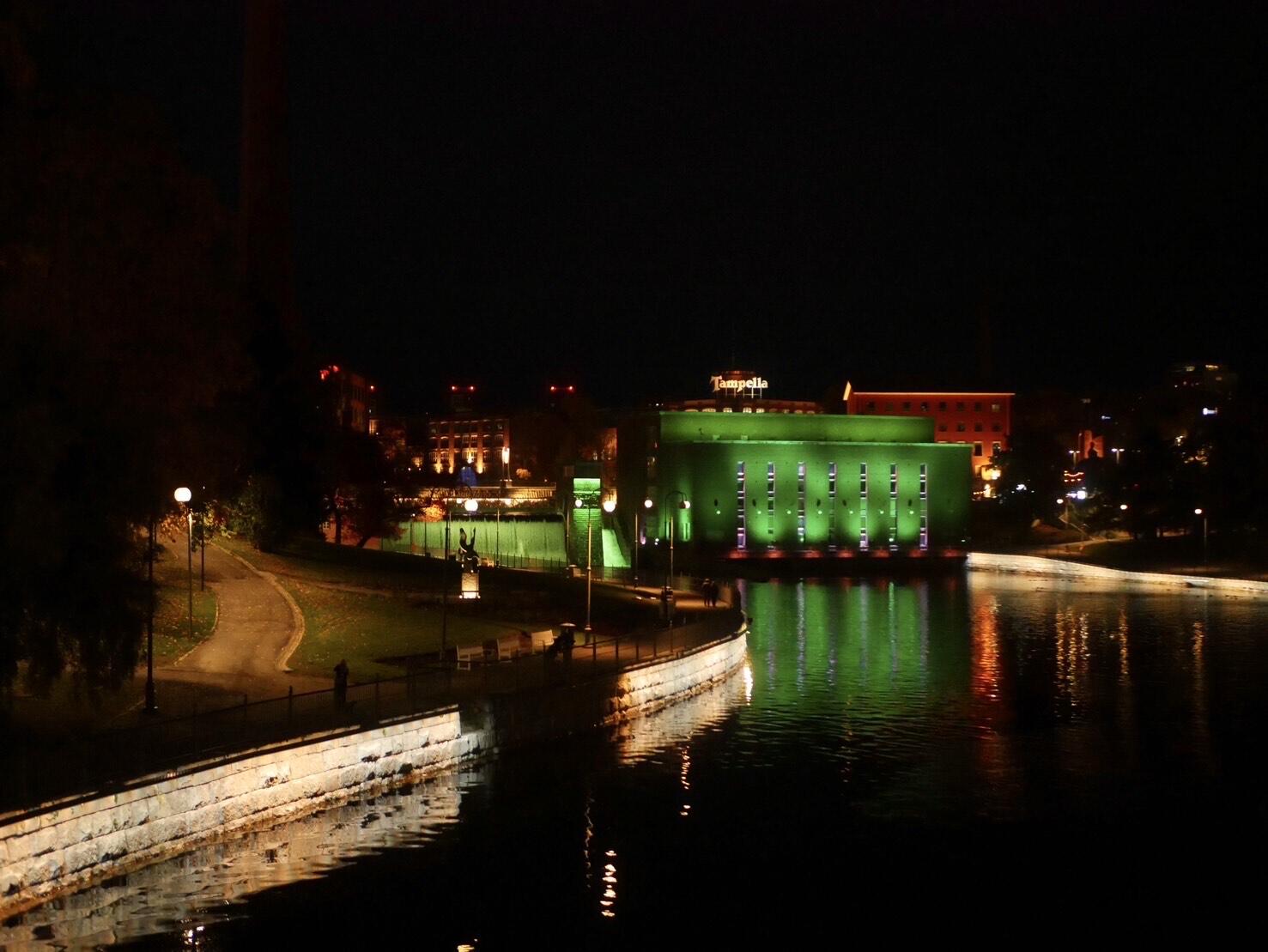 夜のタンペレ